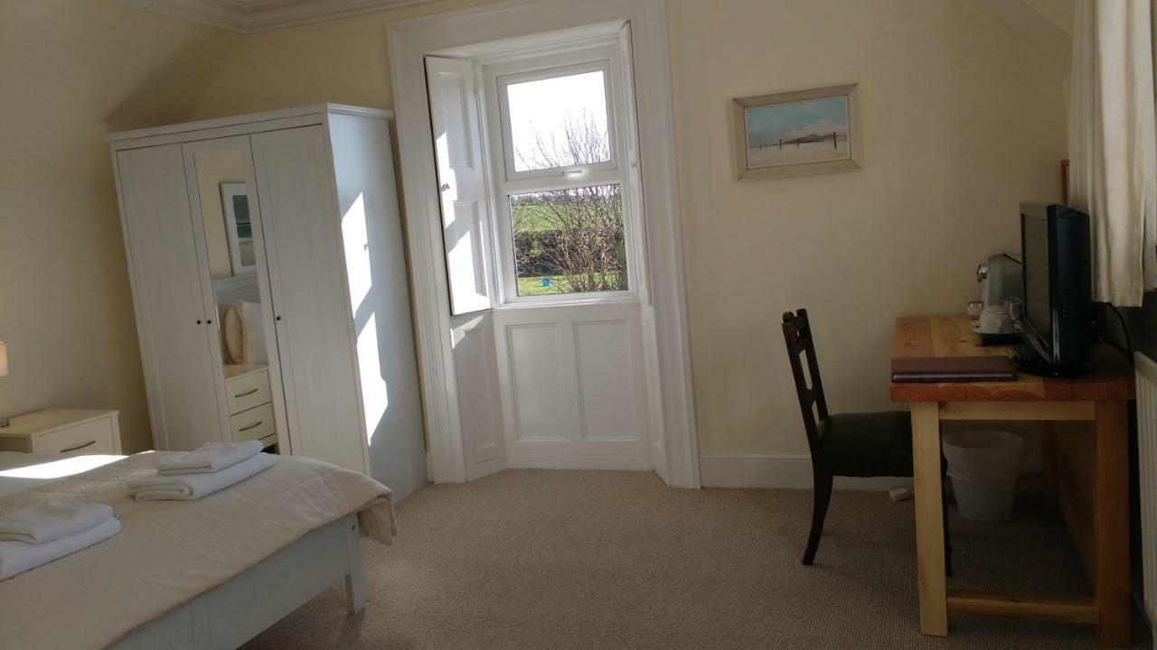Rush View Bed & Breakfast Портръш Стая снимка