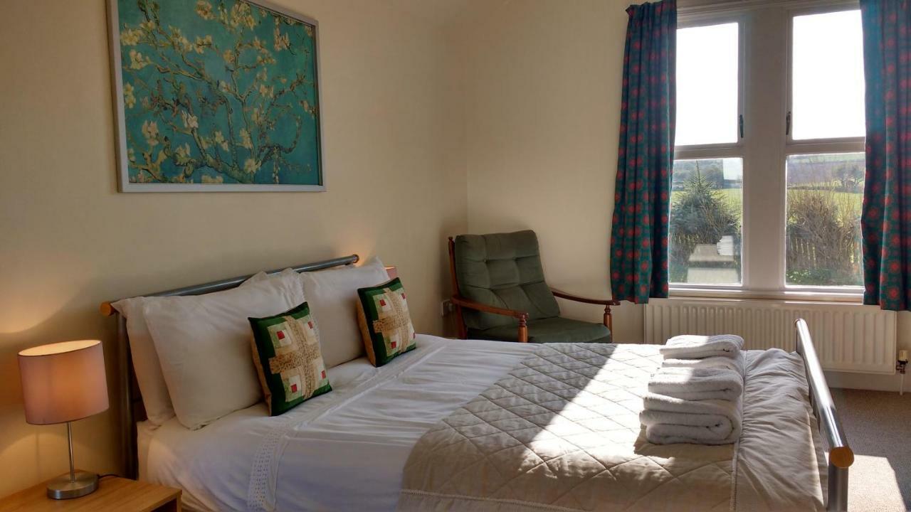 Rush View Bed & Breakfast Портръш Стая снимка